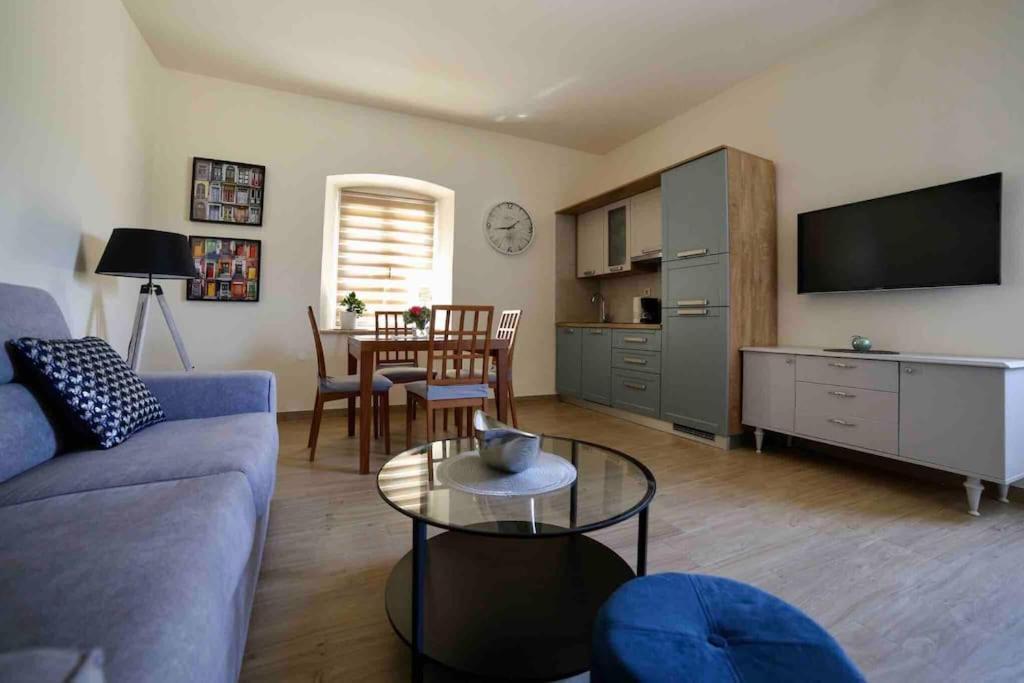 פורץ New Renovated Appartment Mauri מראה חיצוני תמונה